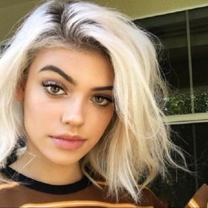 Meet your Posher, Liv